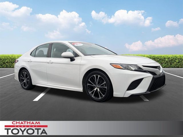 2020 Toyota Camry SE FWD photo