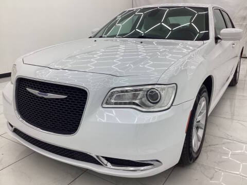 2021 Chrysler 300 Touring RWD photo