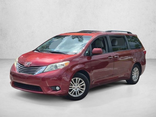 2017 Toyota Sienna XLE FWD photo