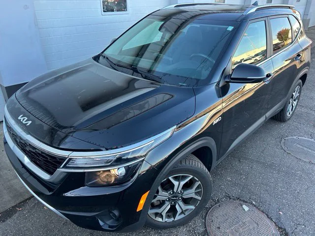 2022 Kia Seltos EX AWD photo