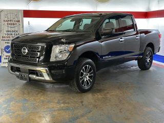 2021 Nissan Titan SV RWD photo