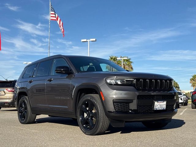 2021 Jeep Grand Cherokee L Altitude 4WD photo