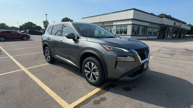 2021 Nissan Rogue SV FWD photo