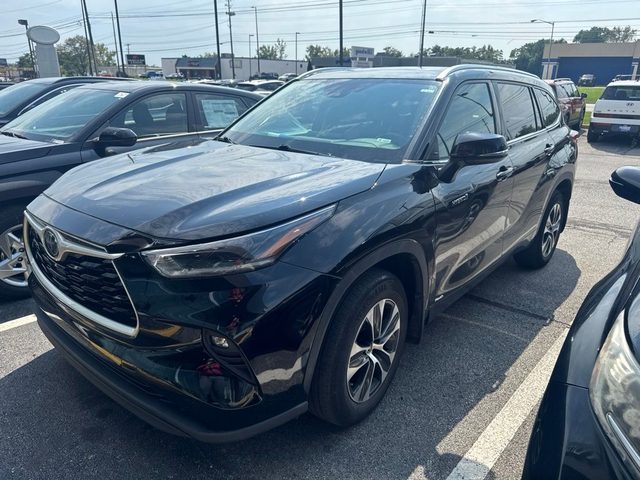 2021 Toyota Highlander Hybrid XLE AWD photo