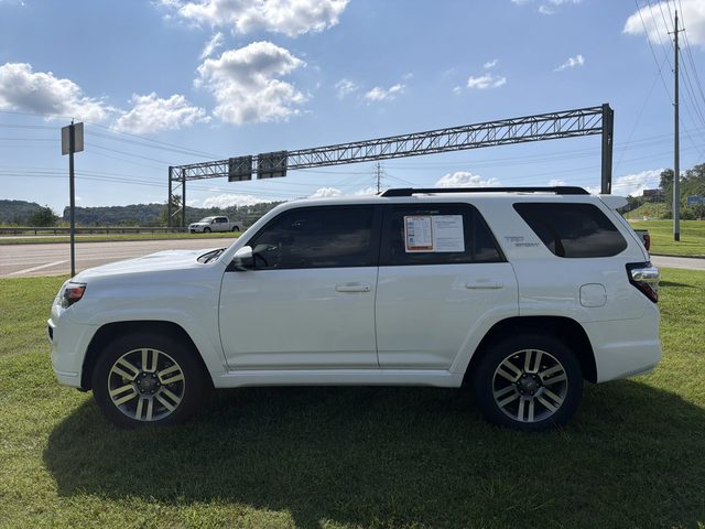 2022 Toyota 4Runner TRD Sport 4WD photo