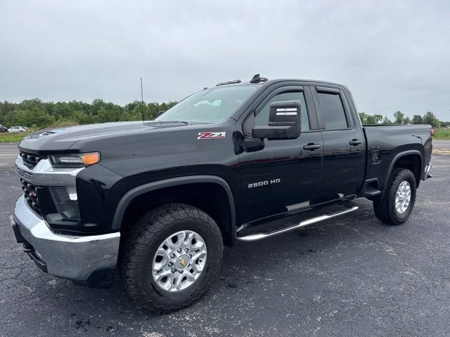 2022 Chevrolet Silverado 2500HD LT 4WD photo