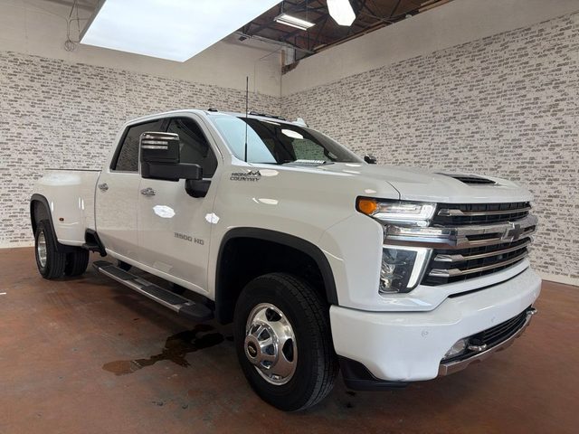 2022 Chevrolet Silverado 3500HD High Country 4WD photo