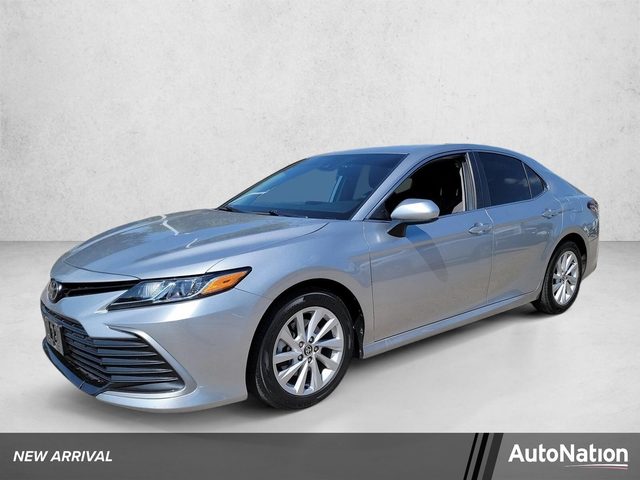 2022 Toyota Camry LE FWD photo