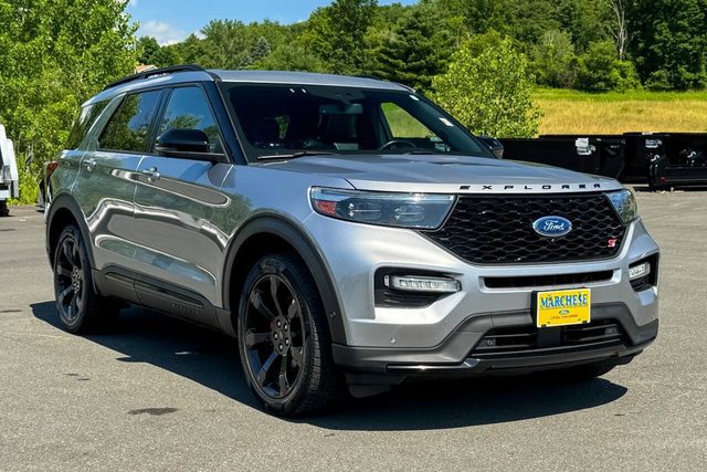 2021 Ford Explorer ST 4WD photo