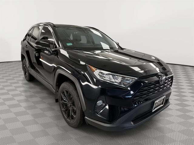 2021 Toyota RAV4 XLE AWD photo