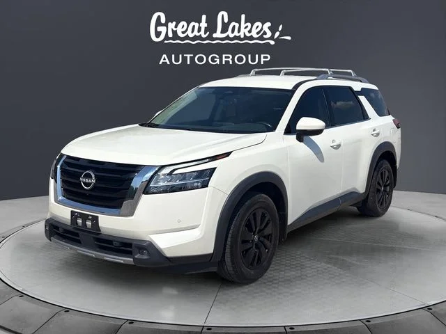2022 Nissan Pathfinder SL 4WD photo