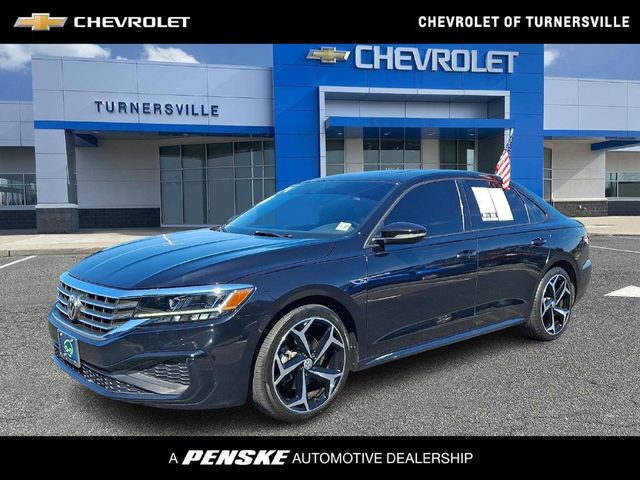 2022 Volkswagen Passat 2.0T R-Line FWD photo