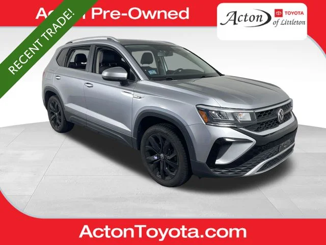 2022 Volkswagen Taos SE AWD photo