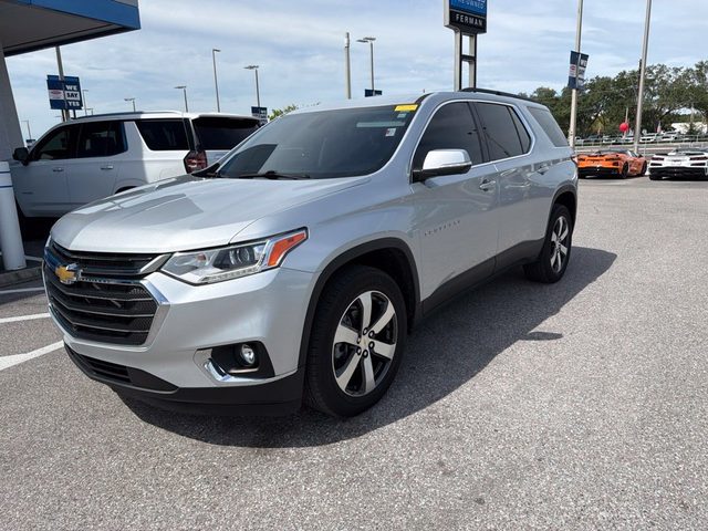2021 Chevrolet Traverse LT Leather FWD photo