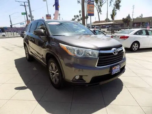 2015 Toyota Highlander XLE FWD photo