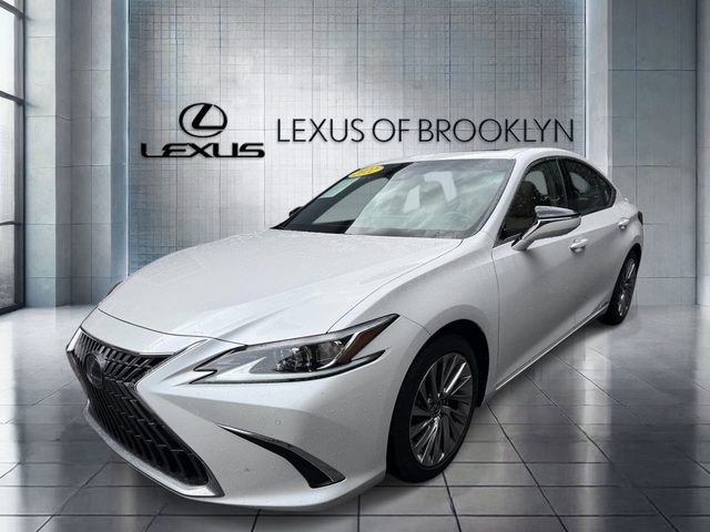 2022 Lexus ES ES 300h Luxury FWD photo