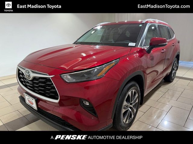 2022 Toyota Highlander XLE AWD photo