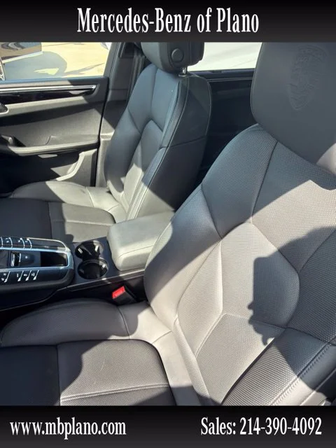 2021 Porsche Macan AWD photo