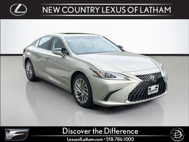 2022 Lexus ES ES 300h Luxury FWD photo