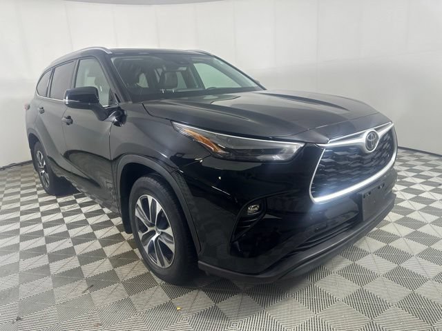 2022 Toyota Highlander XLE AWD photo