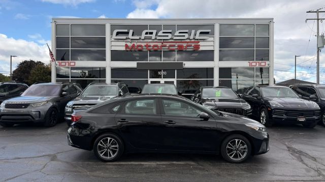 2022 Kia Forte LXS FWD photo