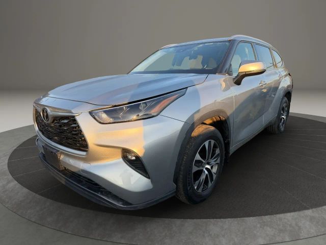 2022 Toyota Highlander XLE AWD photo