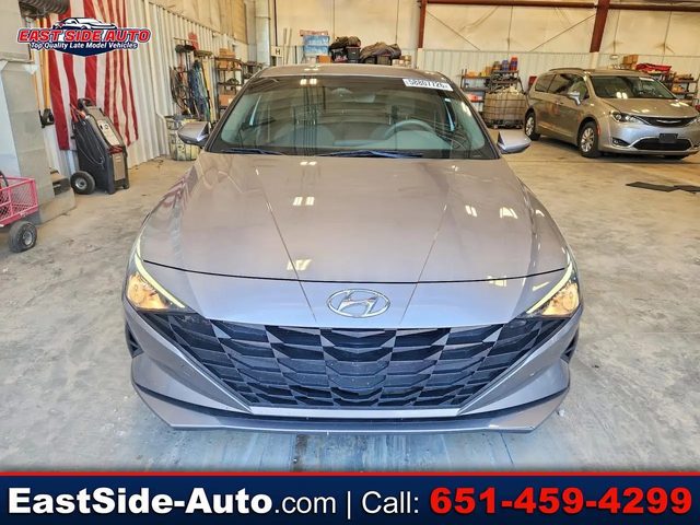 2022 Hyundai Elantra SEL FWD photo