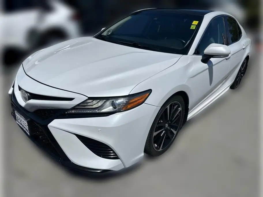 2018 Toyota Camry XSE FWD photo