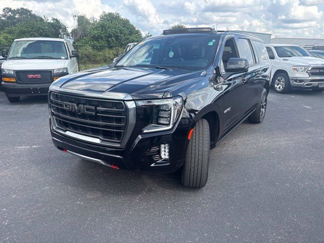 2022 GMC Yukon XL AT4 4WD photo