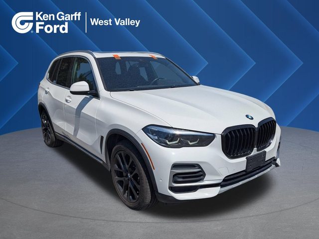 2022 BMW X5 xDrive40i AWD photo