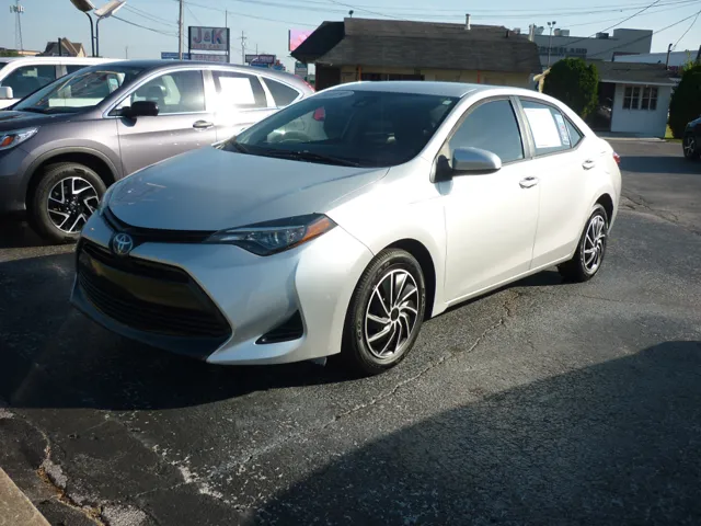2019 Toyota Corolla LE FWD photo
