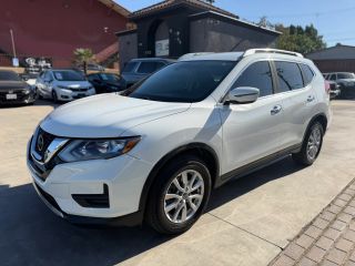 2020 Nissan Rogue SV FWD photo