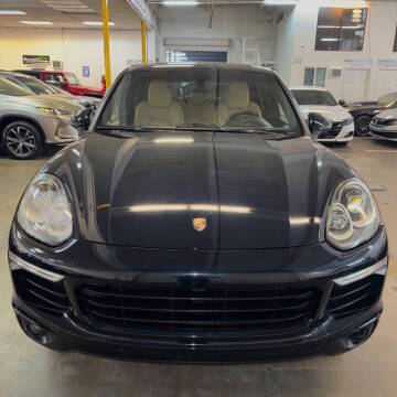 2016 Porsche Cayenne  AWD photo