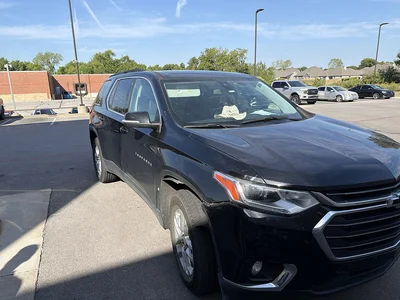 2021 Chevrolet Traverse LT Leather FWD photo