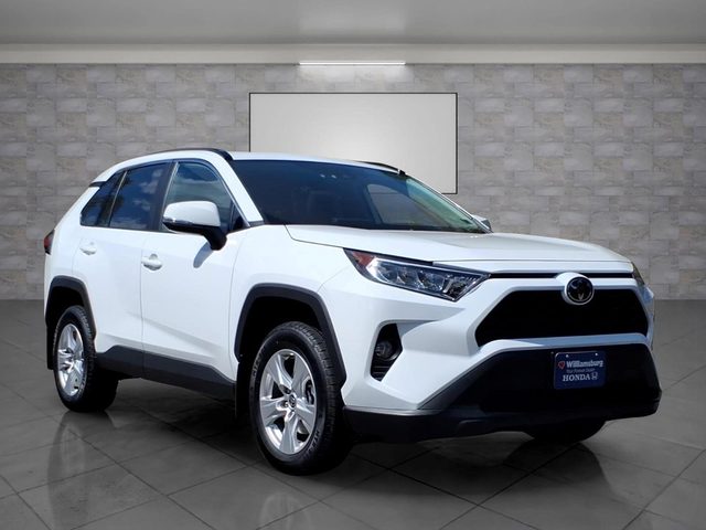 2021 Toyota RAV4 XLE AWD photo