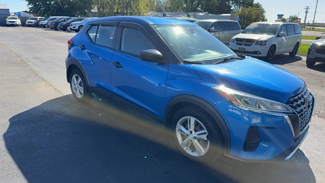 2021 Nissan Kicks S FWD photo