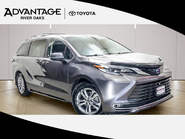 2022 Toyota Sienna Platinum AWD photo