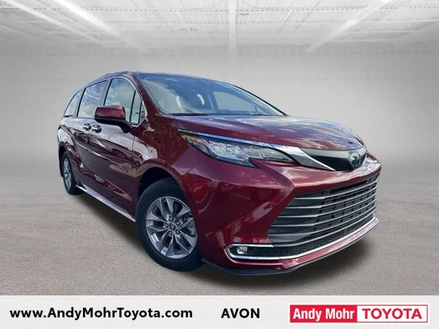 2022 Toyota Sienna XLE FWD photo
