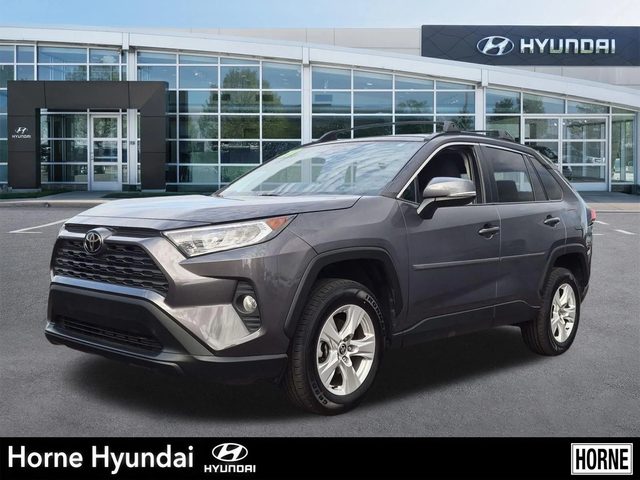 2021 Toyota RAV4 XLE FWD photo