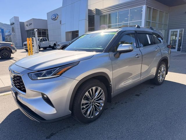 2022 Toyota Highlander Platinum AWD photo