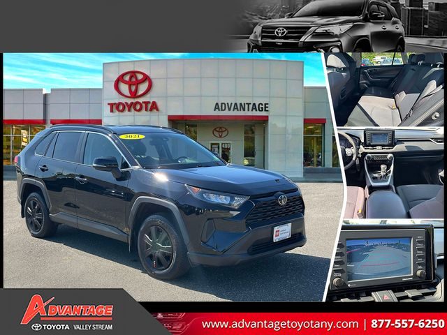 2021 Toyota RAV4 LE AWD photo