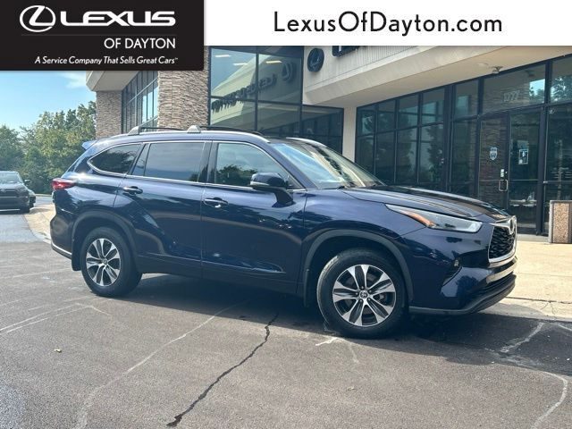 2022 Toyota Highlander XLE AWD photo