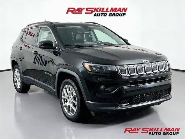2022 Jeep Compass Latitude Lux 4WD photo