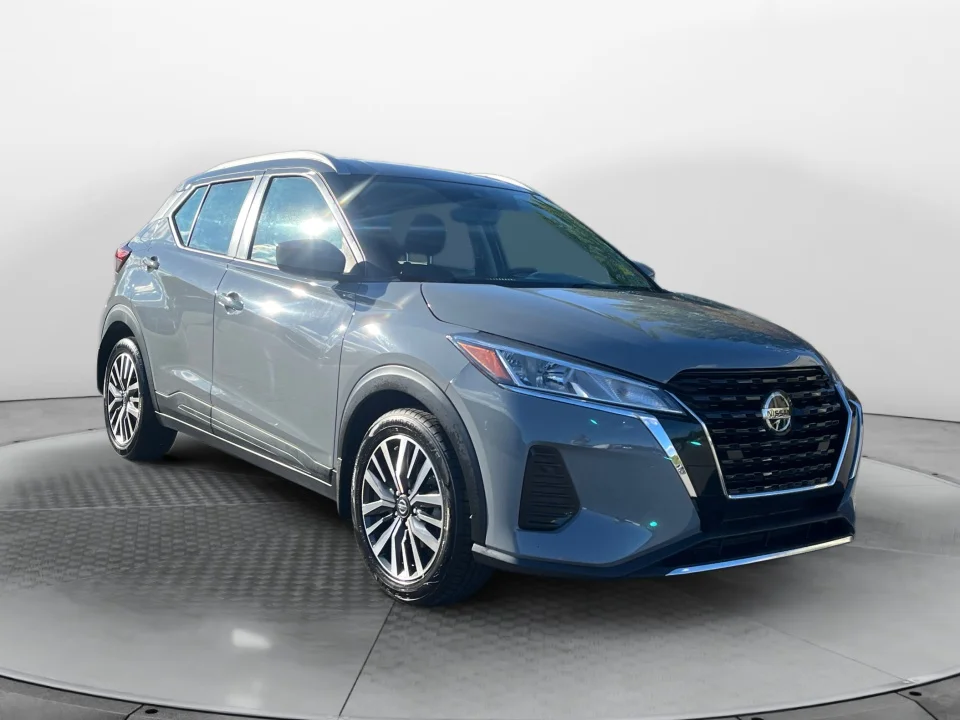 2021 Nissan Kicks SV FWD photo