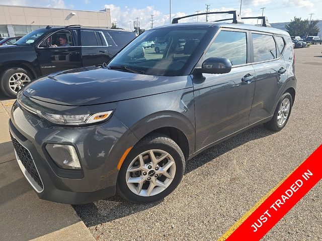 2022 Kia Soul LX FWD photo