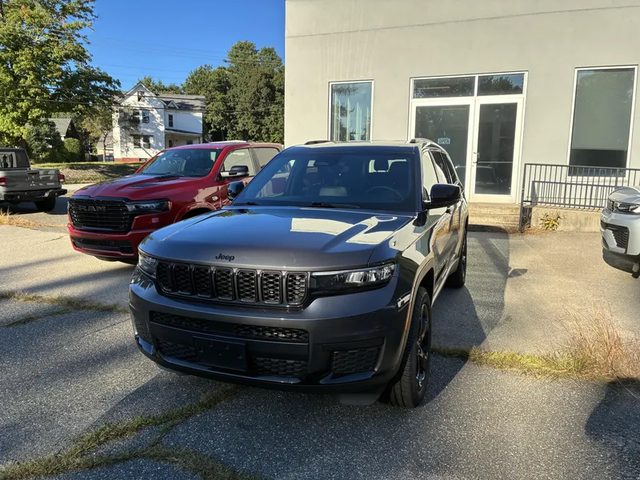 2021 Jeep Grand Cherokee L Altitude 4WD photo