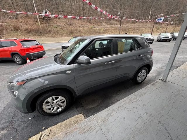 2022 Hyundai Venue SE FWD photo