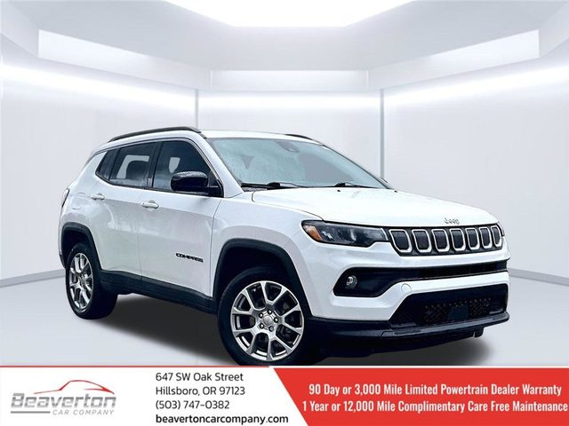 2022 Jeep Compass Latitude Lux 4WD photo
