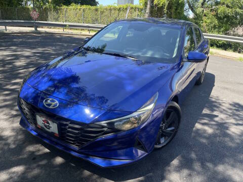 2022 Hyundai Elantra SEL FWD photo