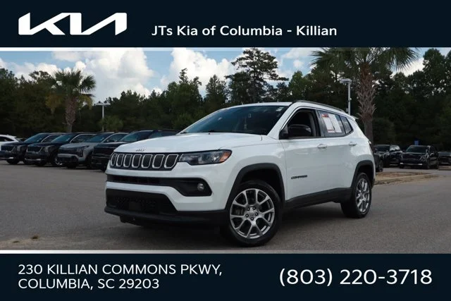 2022 Jeep Compass Latitude Lux 4WD photo